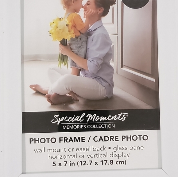 Special Moments 5X7 white photo frame wall mount or easel back. Glass panel - Picture 3 of 3